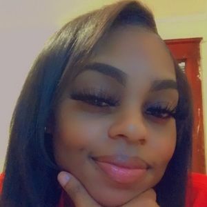 Meet your Posher, Akila